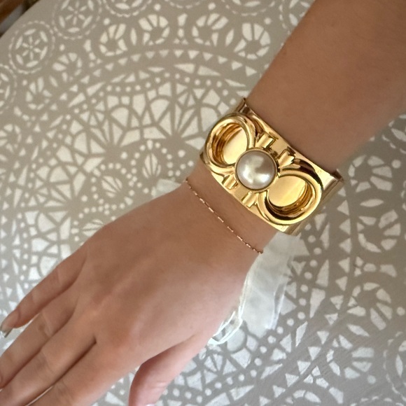 Ferragamo Bangle Bracelet - Picture 11 of 11